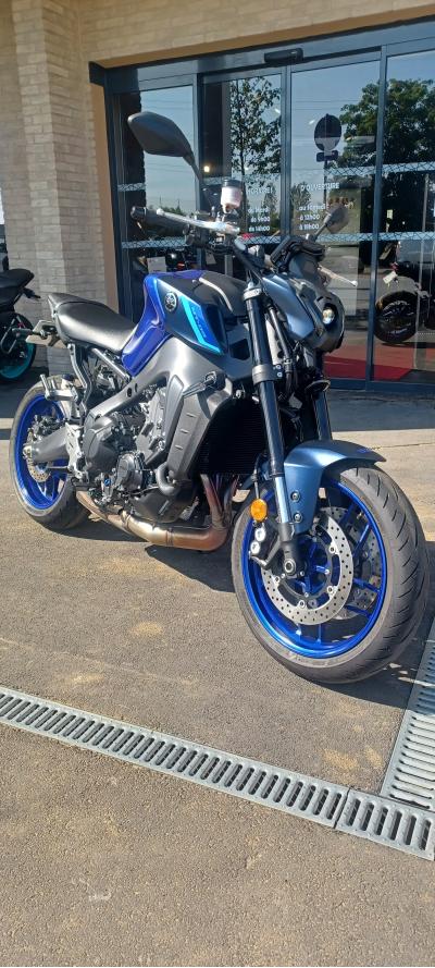 YAMAHA MT-09