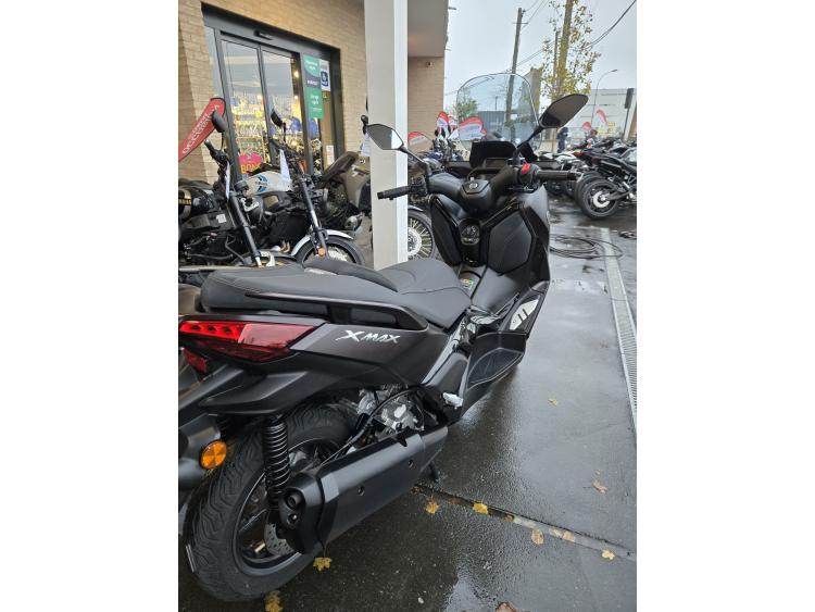 YAMAHA XMAX 300 Tech Max MAGMA PERMIS A2