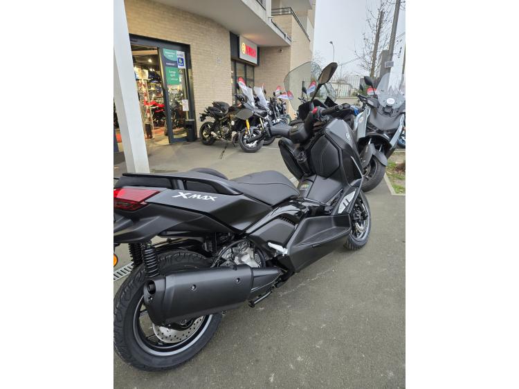 YAMAHA XMAX 300 Tech Max MODELE 2024 PERMIS A2