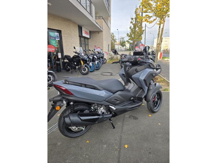 YAMAHA TRICITY 300 GRIS NARDO 2025