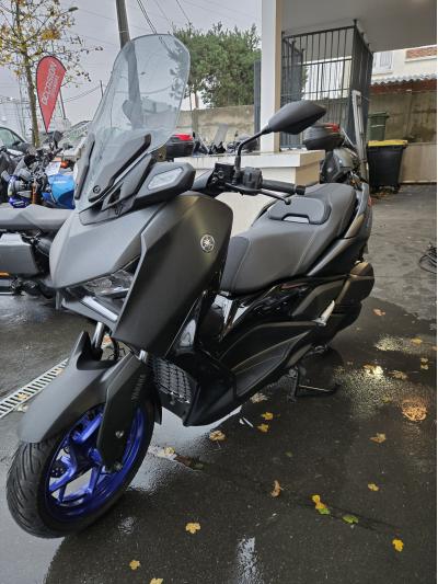 YAMAHA XMAX 300