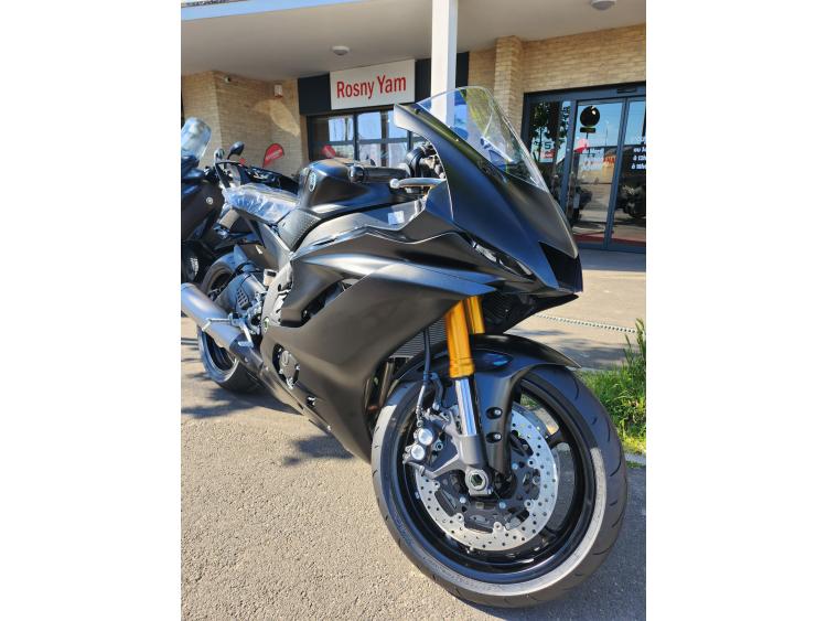 YAMAHA YZF-R6 RACE NON HOMOLOGUE PAS DE CARTE GRISE CIRCUIT