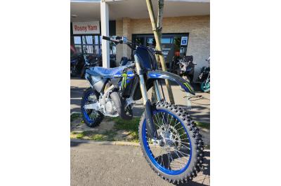 YAMAHA YZ125 MONSTER ENERGY